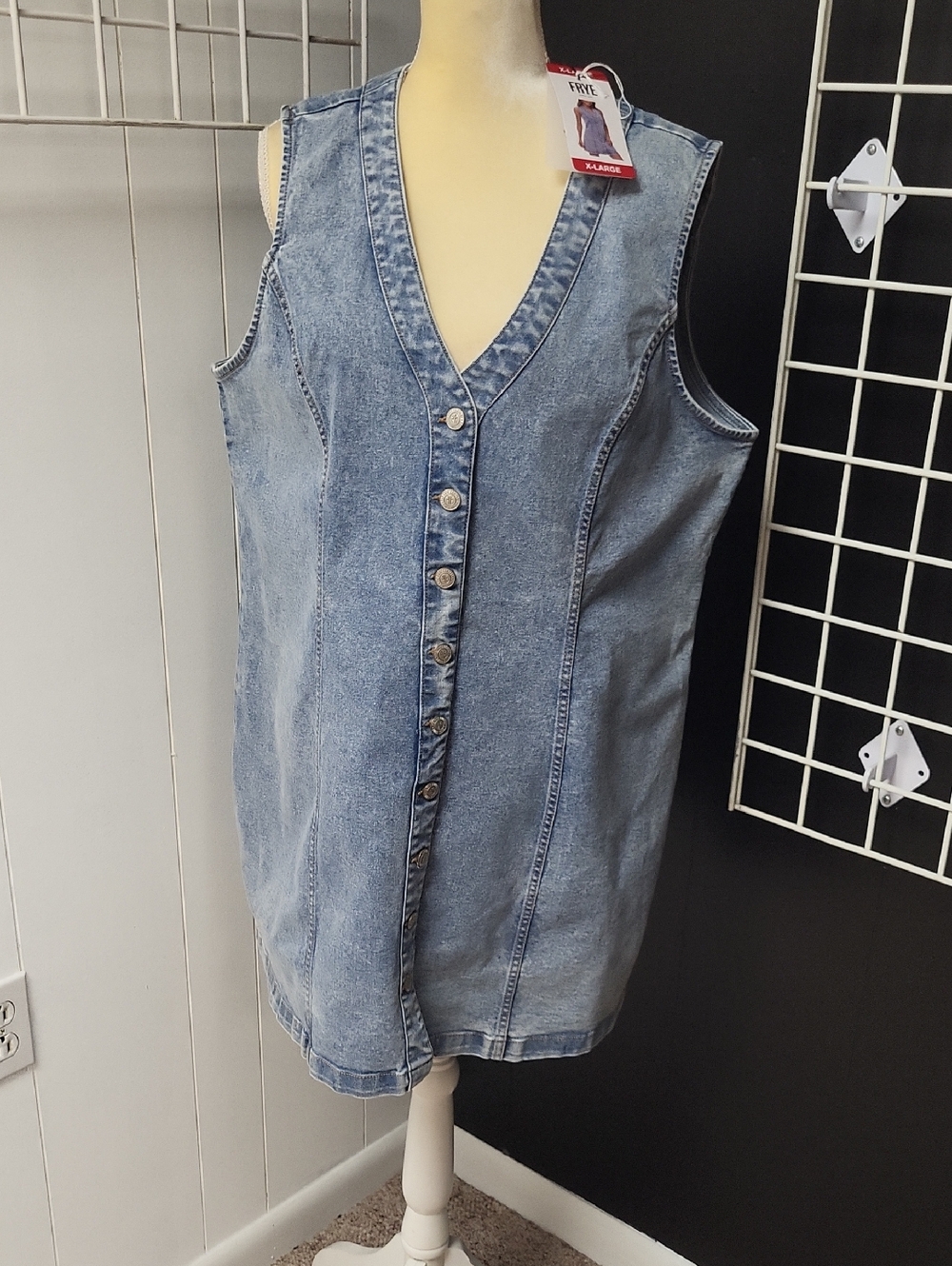 NWT, HIGH QUALITY Frye Light Blue Denim Button Front Sleeveless Dress, XL